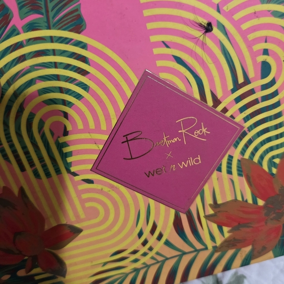 Makeup Palettes Variety Bundle - Picture 8 of 10